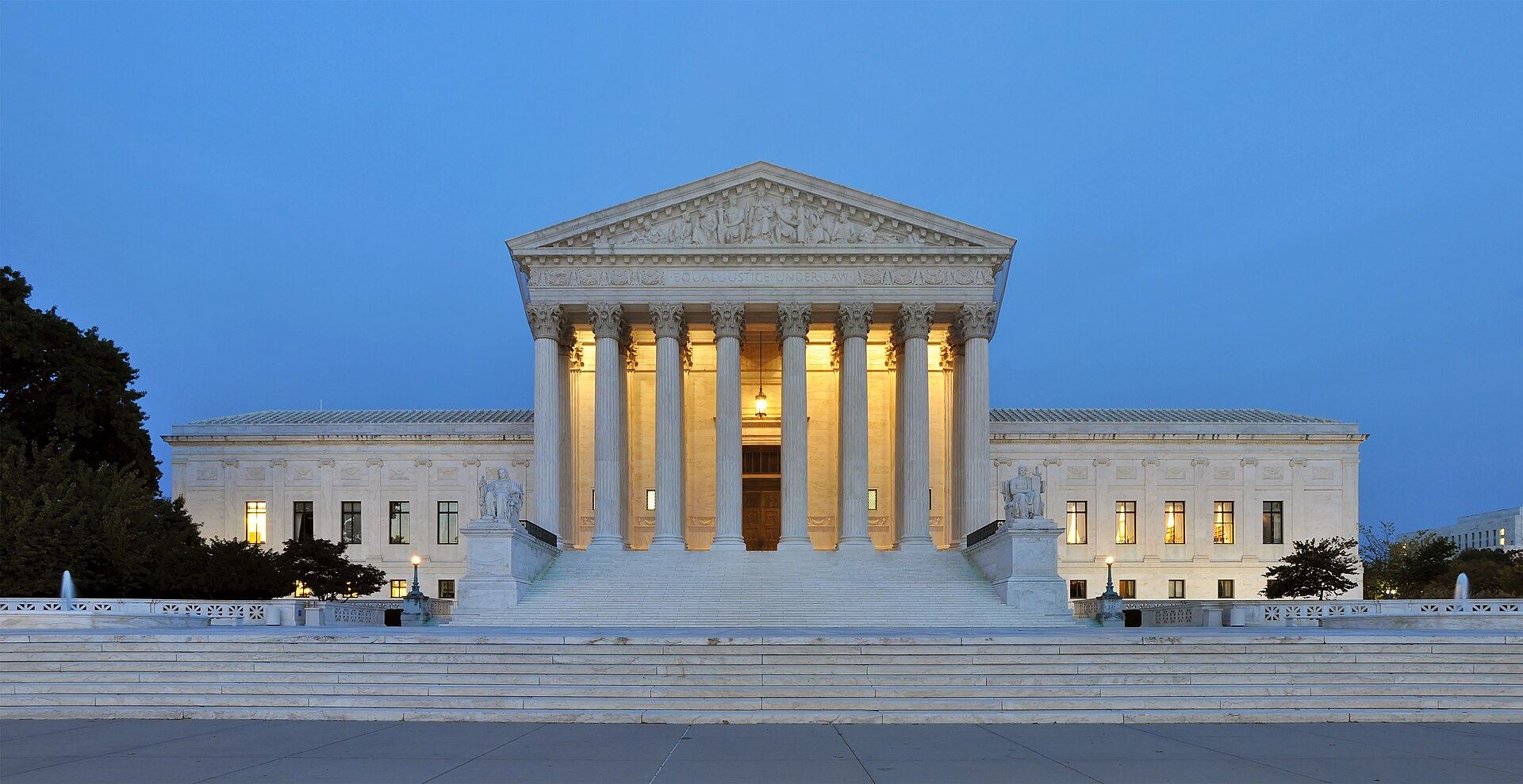 Photo of the US Supreme Court Building